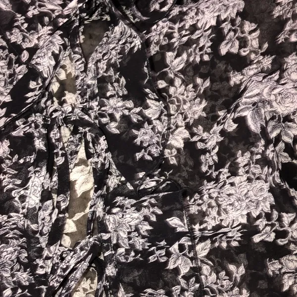 Victorias Secret size small black floral slightly sheer boho top - Image 6