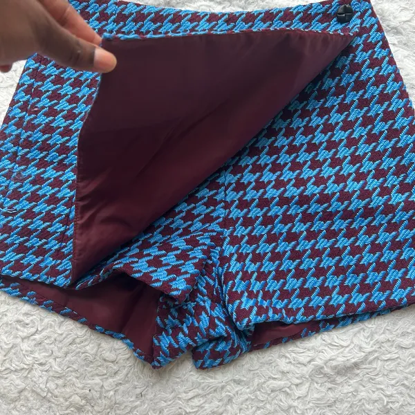 Avec Les Filles Blue and Burgundy Houndstooth Skort US Size 6 - Image 3