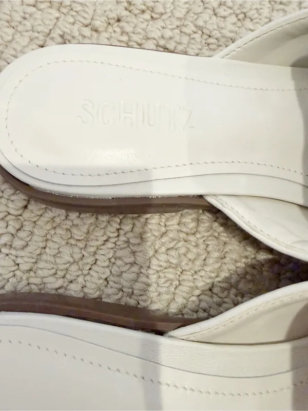 SCHUTZ Desmond Mules‎ Pearl Cream Leather Slip On Gold Chain NWOB EVEREVE - Image 5