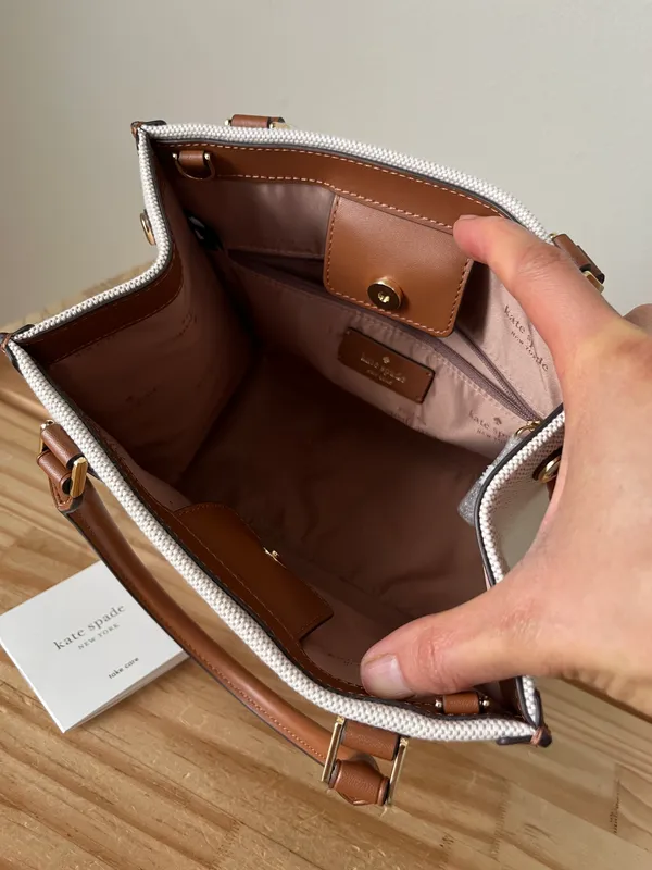 Kate Spade Purse - Image 10