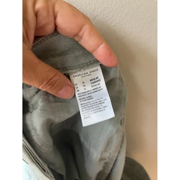American Eagle Sz 14 Sage Green Womens Ripped High Rise Straight Mom Jeans - Image 9