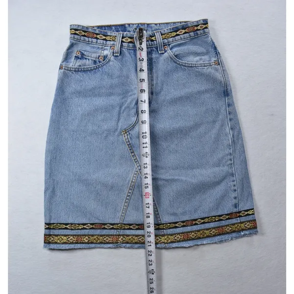 Vintage Levis 555 Denim Skirt Light Wash Embroidered Ribbon Trim Made in USA 25 - Image 7