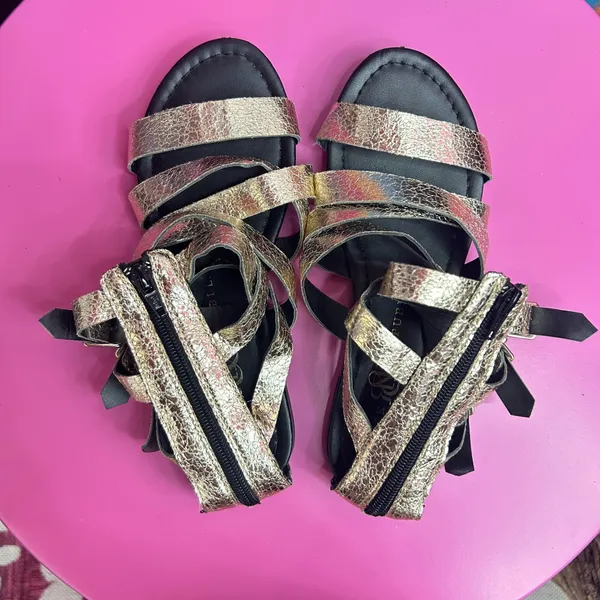 Rock & Republic Womens 7 Gladiator Sandals Gold Metallic Strappy Buckle‎ EUC - Image 2