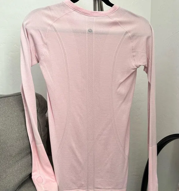 Lululemon Swiftly Tech Long Sleeve Crew - Image 2