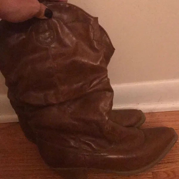 Cowboy boots Size 8.5 - Image 3