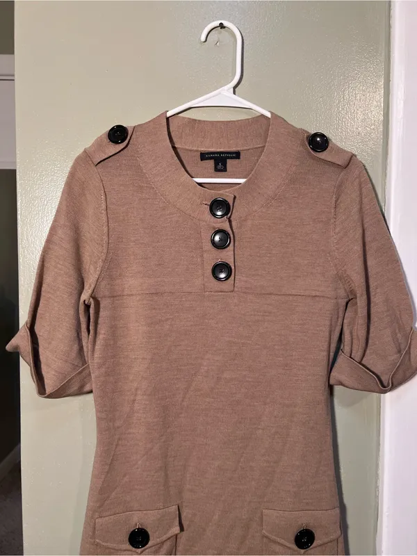 Banana Republic Women’s Size Small Short Sleeve Sweater Dress Tan Brown Buttons - Image 3