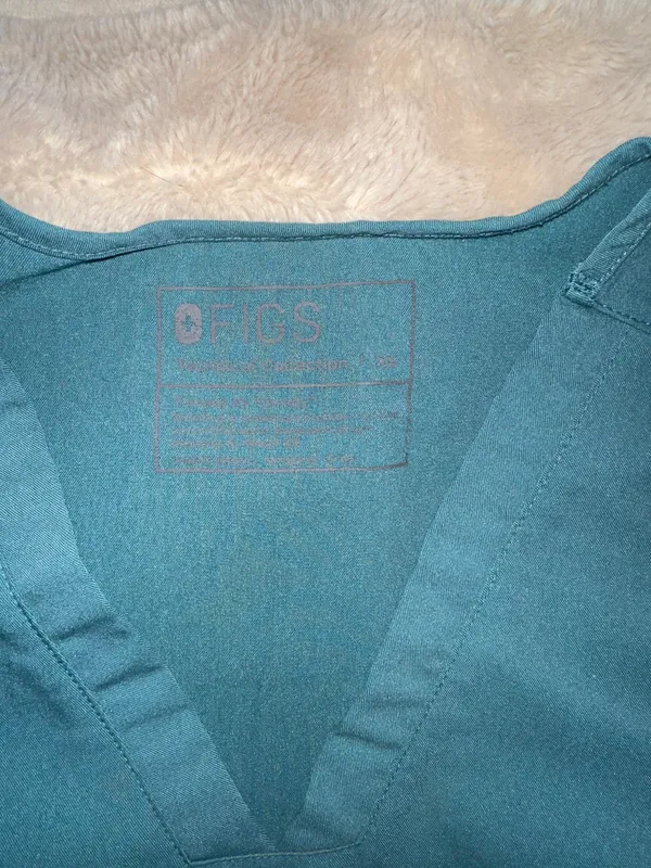 FIGS Scrubs Set - Image 3
