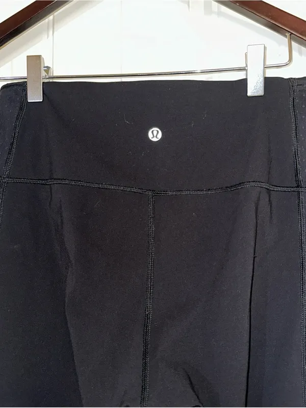 Lululemon Body Con Crop Athletic Leggings Size 8 - Image 5