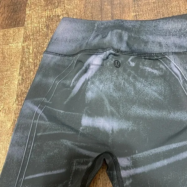 Lululemon tie dye acid wash seamless leggings - Image 4