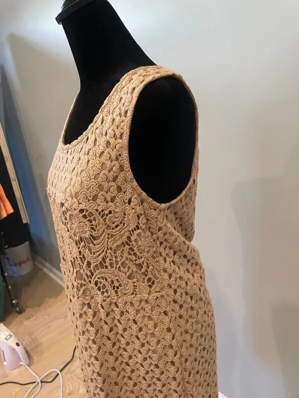 Kori lace Sleeveless Shift Dress in Taupe - Image 3