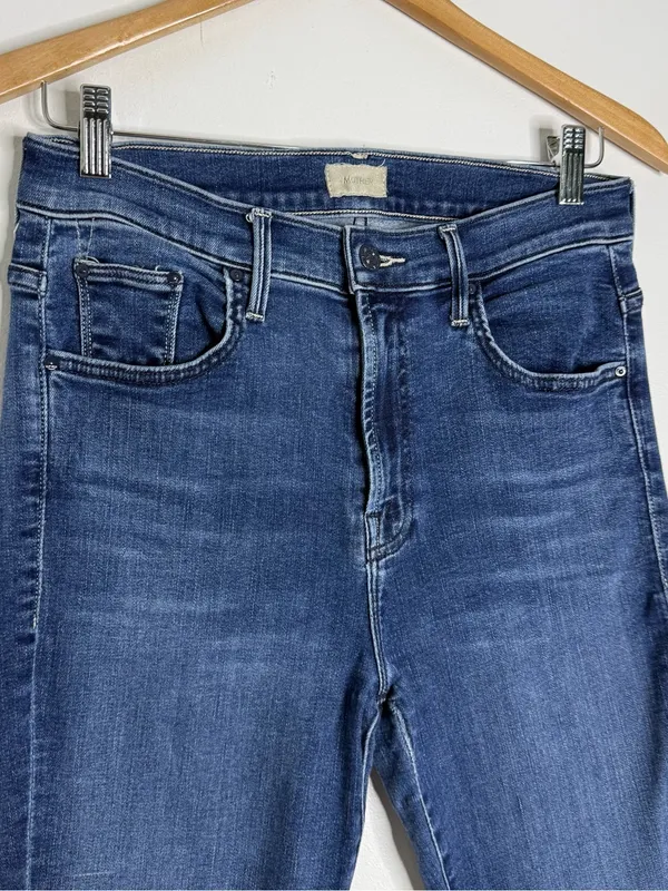 MOTHER The Insider Ankle Jeans Size 29 Heirloom Blue Flare Revolve - Image 3