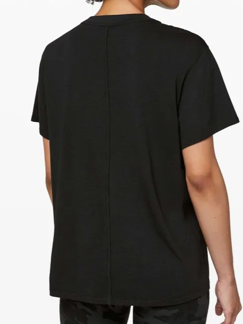 Lululemon All Yours Boyfriend Tee Black - Image 4