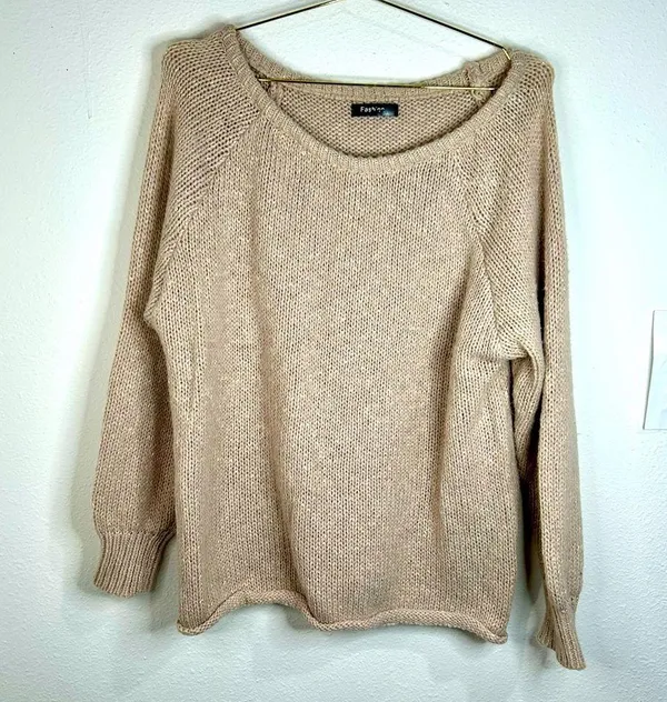Women’s Beige Knit Sweater Fashion Size Large Long Sleeve Casual Pullover - Image 2