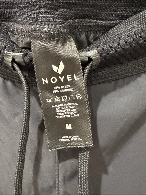 Novel Size Medium Athletic Shorts Double Lined Black - Image 4