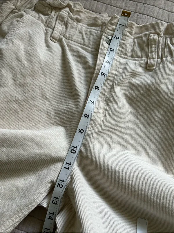 American Eagle cream, corduroy barrel leg cotton pants 6 long - Image 9
