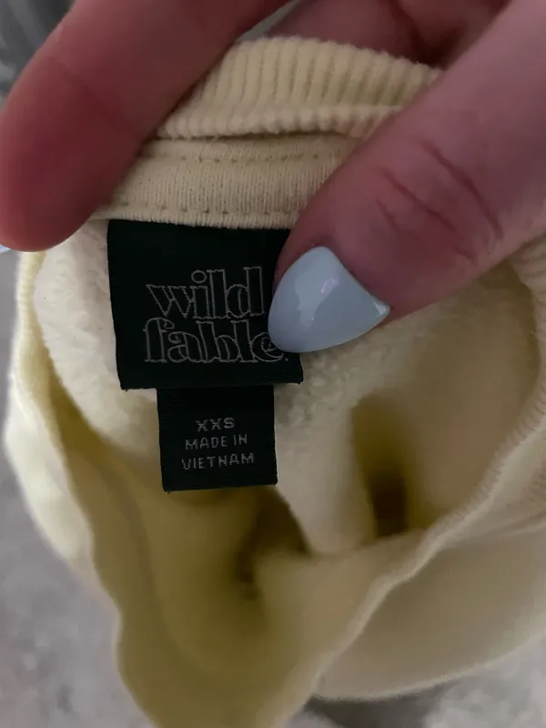 Wild Fable Baby yellow crewneck - Image 2