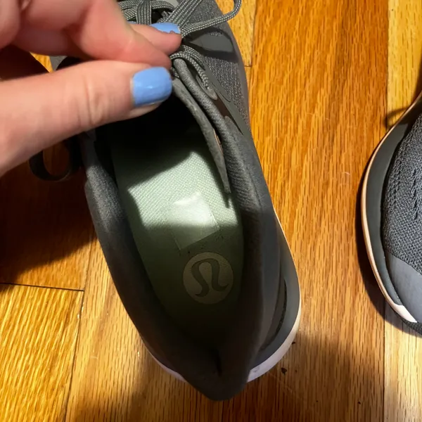 Lululemon Chargefeel Sneakers Grey And Pink Size 8 - Image 3