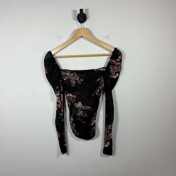 Superdown Revolve Women’s Scarlett Puff Sleeve Floral Mesh Top Black/Pink M - Image 10
