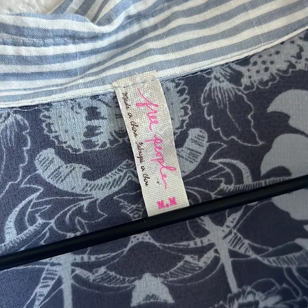 Free People Party in the Back Button Down Lightweight Top Blouse Medium - Image 3