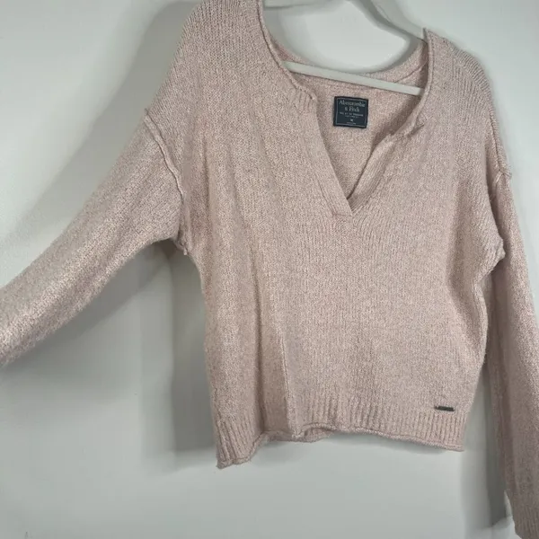 Abercrombie & Fitch Cropped V Neck‎ Slouchy Textured Long Sleeve Sweater - Image 3