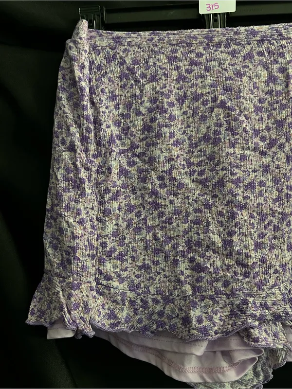 Pink Lily Lavender Floral Wrap Skirt Shorts MD - Image 4