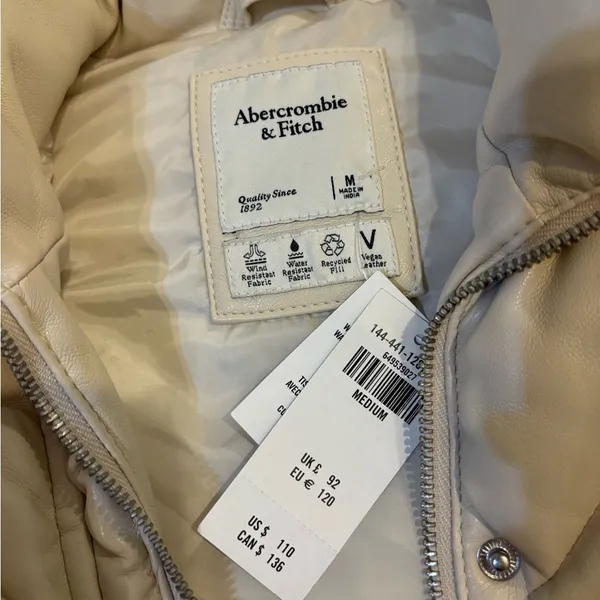 Abercrombie Oversized Puffer Vest - Image 3