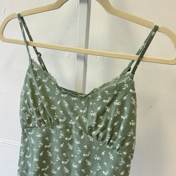 Hollister Sage Green Floral Lace‎ Trim Cami Crop Top Medium Coquette Girl - Image 3