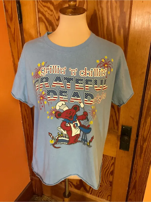 Liquid Blue Grateful Dead Grilling Chillin’ Graphic Tee Cut Off Blue - Image 5