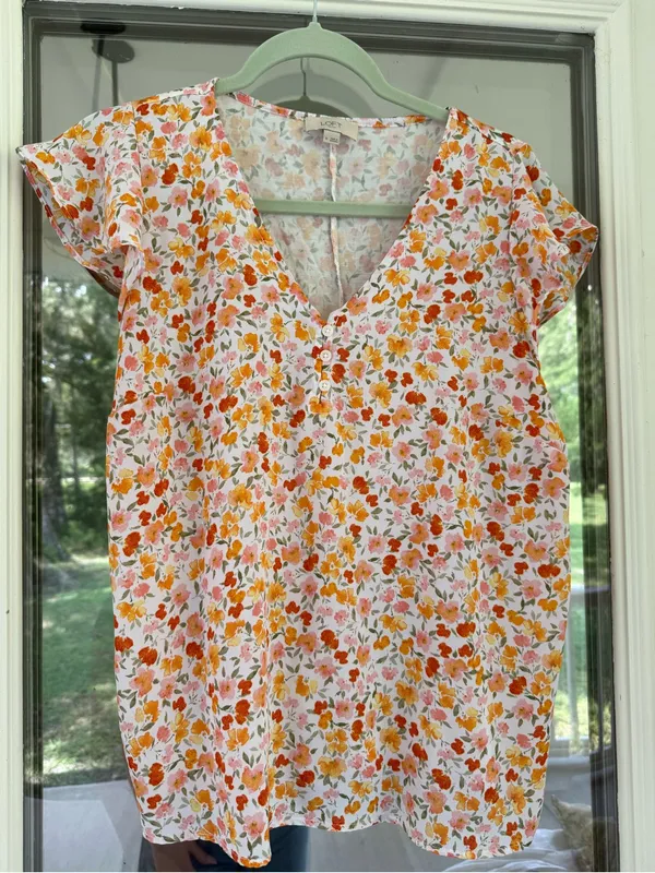 LOFT Short-Sleeve Floral V-Neck Top in Orange and Pink - Image 2