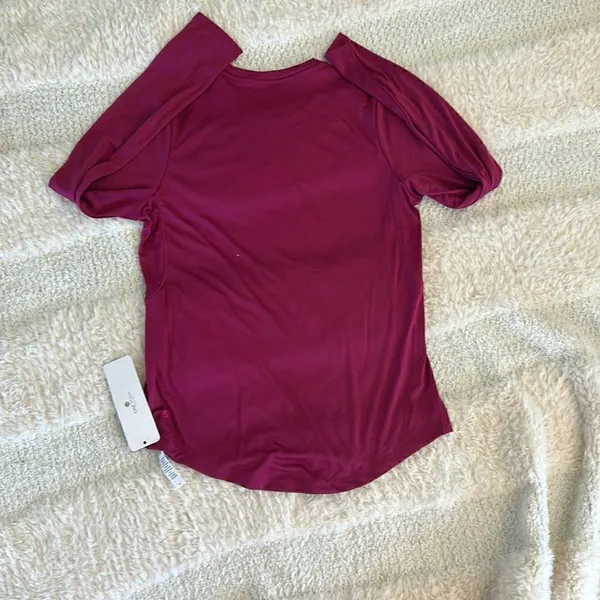 CRZ Yoga Rash Guard long sleeve Ted shirt, Color is Magenta Purple, Small, NWT - Image 5