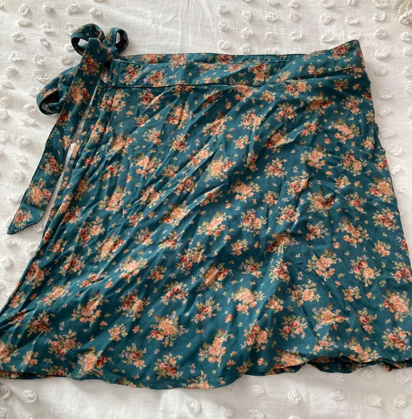 American Eagle Tie Skirt  - Image 2