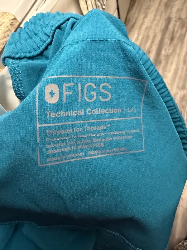 Womens Figs sz L/S Scrub Pants - Image 4
