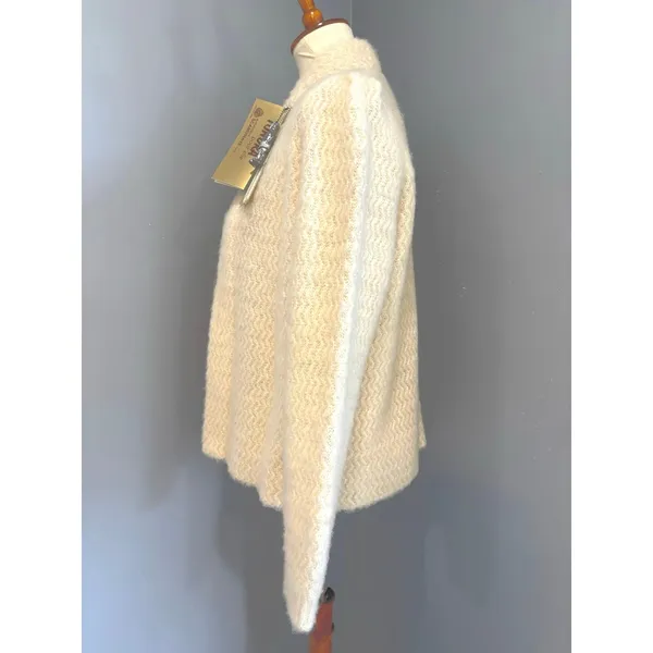 VTG Scandinavian Tundra Wool Knit Cardigan White Sweater Soft Neutral Size M. - Image 5