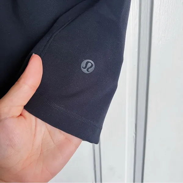 Lululemon • On The Fly Short *Woven *2.5" black drawstring pull-on travel - Image 6