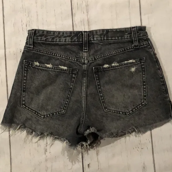 Abercrombie and Fitch gray distressed denim shorts - Image 3