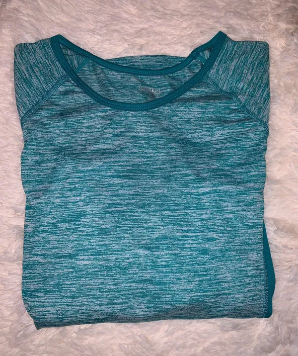Long Sleeve Workout Top Size M - Image 3