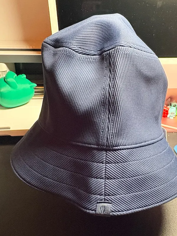 Lululemon Reversible Ribbed Bucket Hat. - Image 2