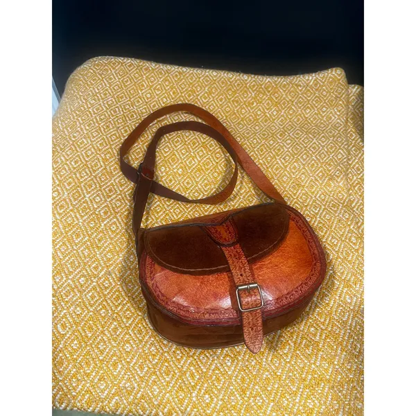 Vintage 70s Tooled Leather Suede Saddle Bag Western Crossbody Purse - Image 10