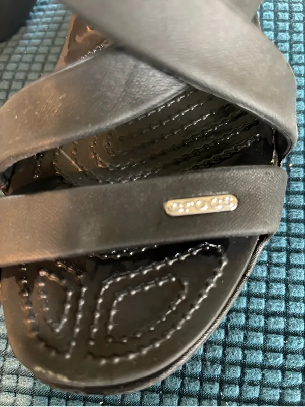 Crocs Cyprus IV Heel Sandals Womens Size 9 Black Strappy Summer Comfort - Image 6