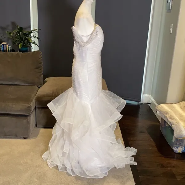Women’s Wedding Dress with Side Design Ruffles & Corset Back Size L NWOT - Image 6