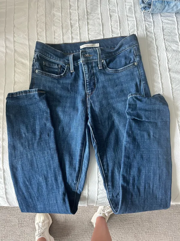 Levi’s Skinny Jeans - Image 4