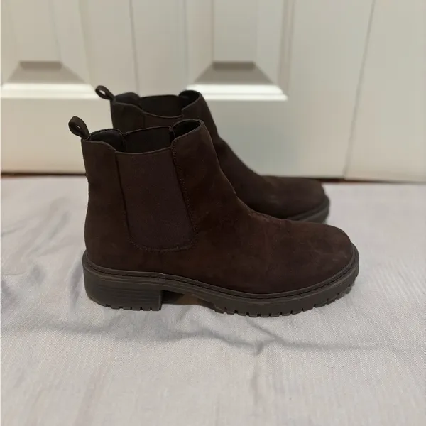 Nola Chocolate Brown Boots Size 7 - Image 3