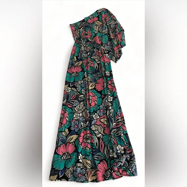 Size small Maxi one shoulder flowered dress - Image 2