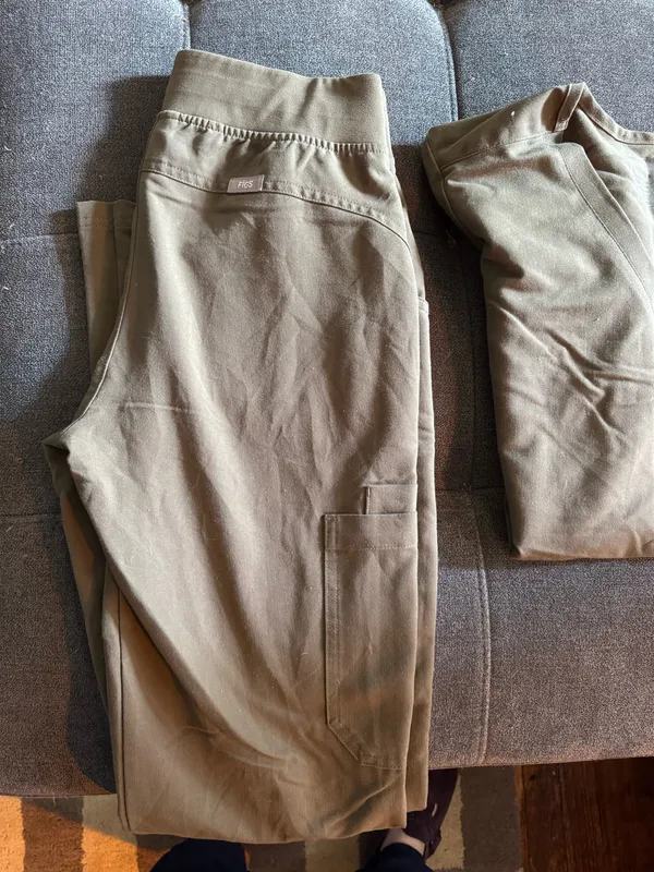 FIGS Scrubs Set - Image 4