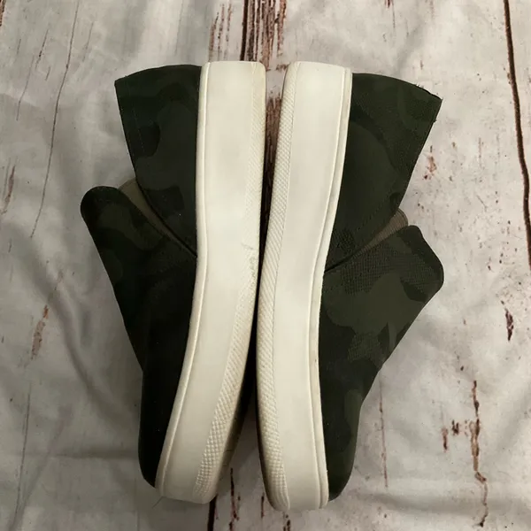 STEVE MADDEN CAMO SLIP ON‎ SNEAKERS - Image 2
