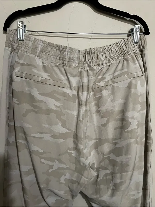 Athleta Brooklyn Textured Cream Camo Tall Jogger Travel Performance‎ Pants - Image 9