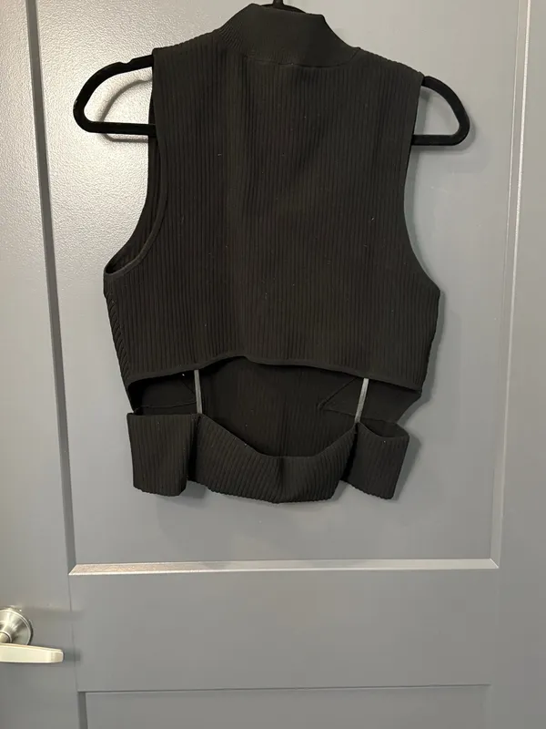 Lululemon Black Halter Top - Image 4