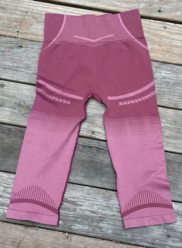 Gymshark Geo Seamless Leggings Rose Pink Red Booty size M - Image 3
