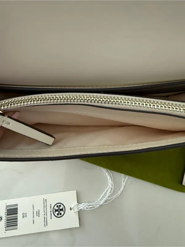 Tory Burch crinkle Cream patent leather Logo Crossbody/wristlet strap Preloved - Image 13