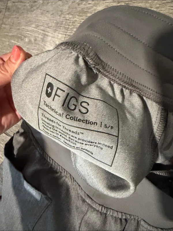FIGS NWOT granite Zamora jogger scrub- small petite - Image 15